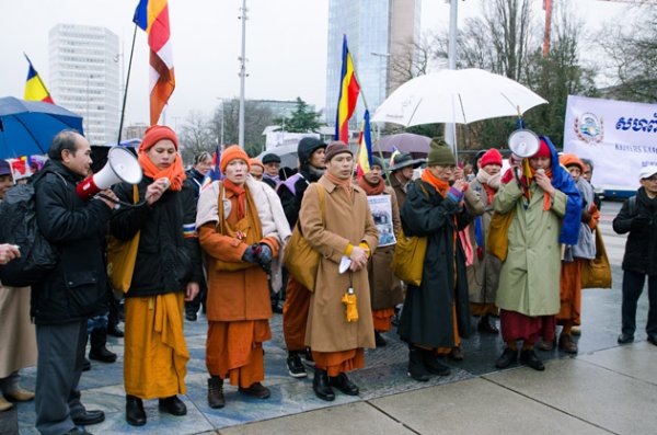 KKF demonstrators on the Place des Nations, Geneva, 5 february 2014